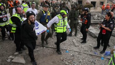 ഇറാന്റെ കനത്ത തിരിച്ചടി, ജറുസലേമിന് സമീപം മിസൈൽ ആക്രമണം; ഒൻപത് മരണം, ബഹുനില പാർപ്പിട സമുച്ചയത്തിന് മുകളിൽ മിസൈൽ പതിച്ചു