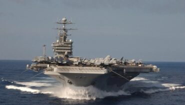 അമേരിക്കയുടെ യുദ്ധ കപ്പലുകളെ തകർത്ത് കടലിന്റെ അടിത്തട്ടിലെത്തിക്കും; യുഎസ് നാവികസേനക്ക് കനത്ത മുന്നറിയിപ്പുമായി ഇറാൻ, പുതിയ ഭീഷണി വലിയ ആശങ്ക