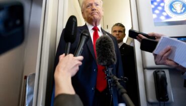 ഇറാൻ യുദ്ധം: ലക്ഷ്യമെന്ത്? ട്രംപിനോട് വിശദീകരണം തേടി റിപ്പബ്ലിക്കൻ സെനറ്റർ, കോൺഗ്രസിന്റെ അനുമതി വേണമെന്ന് ആവശ്യം