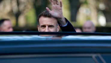 അമേരിക്കയെ മാത്രം ആശ്രയിച്ച് മുന്നോട്ട് പോകാനില്ല, ആണവായുധ ശേഖരം വർദ്ധിപ്പിക്കാൻ ഫ്രാൻസ്; ‘യൂറോപ്പിന്റെ വിധി യൂറോപ്യൻസ് തീരുമാനിക്കുമെന്ന്’ മാക്രോൺ