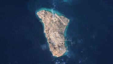 ഖാർഗ് ദ്വീപ് പിടിച്ചെടുക്കാൻ നീക്കം; കനത്ത തിരിച്ചടി നൽകുമെന്ന് ഇറാൻ; ശത്രുവിന് വൻ നാശനഷ്ടങ്ങൾ വരുത്തുമെന്ന് ഗ്രൗണ്ട് ഫോഴ്‌സ് കമാൻഡർ