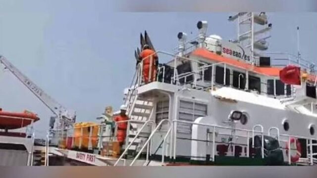 പശ്ചിമേഷ്യ സംഘര്‍ഷം; കൊല്ലം തുറമുഖത്ത്  നങ്കൂരമിട്ട് സൗദി അറേബ്യയിലേക്കുള്ള കപ്പൽ