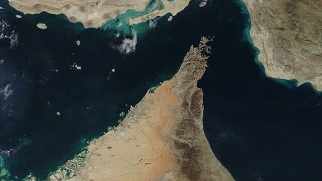 നാലാം ദിനത്തിലും സംഘർഷം അതിരൂക്ഷം; ഹോർമുസ് കടലിടുക്ക് അടച്ച് ഇറാൻ