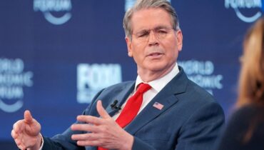 “ഇന്ത്യക്കാർ നല്ല രീതിയിൽ പ്രവർത്തിച്ചു”: റഷ്യൻ എണ്ണ വാങ്ങാൻ ഇന്ത്യയ്ക്ക് യുഎസ് അനുമതി നൽകിയതെന്തിന് വിശദീകരിച്ച് സ്കോട്ട് ബെസന്റ്