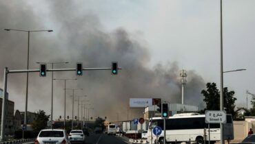 പശ്ചിമേഷ്യൻ യുദ്ധം: ‘അനാവശ്യ ചിത്രങ്ങൾ എടുക്കുകയോ പ്രചരിപ്പിക്കുകയോ ചെയ്യരുത്’, യുഎഇയിലെ ഇന്ത്യൻ പ്രവാസികൾക്ക് എംബസിയുടെ ജാഗ്രതാ നിർദ്ദേശം