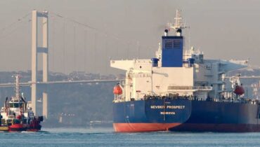 റഷ്യൻ എണ്ണ വാങ്ങാൻ യു എസ് അനുമതി ലഭിച്ചതിനെ തുടർന്ന്  30 ദശലക്ഷം ബാരൽ എണ്ണ വാങ്ങി ഇന്ത്യ