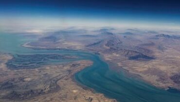 ഇന്ത്യൻ കപ്പൽ 40,000 മെട്രിക് ടൺ LPG-യുമായി  ഹോർമുസ് കടലിടുക്ക് കടക്കുന്നു; അകമ്പടിയുമായി നാവിക സേന