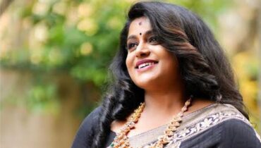 നടി വീണാ നായർ 20-20 യിൽ; ഏറ്റുമാനൂരിൽ  സ്ഥാനാർത്ഥിയാകും