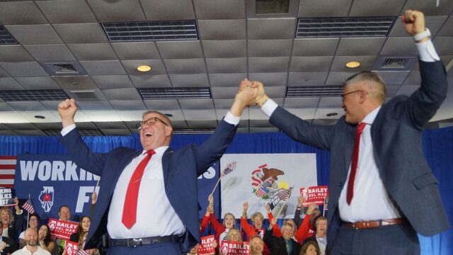 ഇല്ലിനോയിസ് ഗവർണർ സ്ഥാനത്തേക്ക് വീണ്ടും ജെ ബി പ്രിറ്റ്‌സ്കർ; പോരാട്ടം ഡാരൻ ബെയ്‌ലിയുമായി