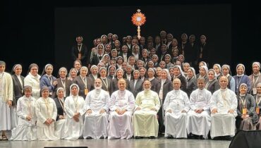 അമേരിക്കയിലെ മലയാളി സിസ്റ്റേഴ്സിന്റെ ചരിത്രപരമായ ഒത്തുചേരൽ,  ചിക്കാഗോയിൽ ഏപ്രിൽ 17-18 തീയതികളിൽ