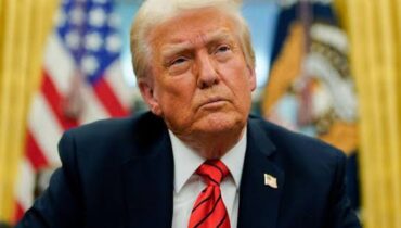 അമേരിക്ക – ഇസ്രയേൽ-ഇറാൻ യുദ്ധം ഒരു മാസം പിന്നിടുന്നു; ഊർജ്ജ പ്രതിസന്ധിയിൽ ലോകം, അവസാനിപ്പിക്കാനാവാതെ ട്രംപ്