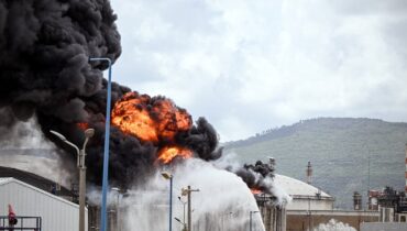 ഗൾഫിൽ നിന്ന് പുറപ്പെടാൻ കാത്തിരുന്ന എണ്ണക്കപ്പലിന് നേരെ ഇറാൻ ആക്രമണം; ജീവനക്കാർ സുരക്ഷിതർ