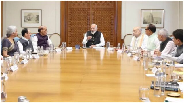 പശ്ചിമേഷ്യൻ യുദ്ധം: അവശ്യവസ്തുക്കളുടെ ക്ഷാമം ഒഴിവാക്കാൻ അടിയന്തര പദ്ധതികൾക്ക് രൂപം നൽകാൻ പ്രധാനമന്ത്രിയുടെ നിർദ്ദേശം; കരിഞ്ചന്തയടക്കം തടയാനും നടപടി