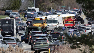 മിഷിഗൺ സിനഗോഗിലേക്ക് ട്രക്ക് ഇടിച്ചുകയറ്റി ആക്രമണം: ലെബനൻ വംശജനായ അക്രമിയെ വെടിവെച്ചുകൊന്നു; ‘ഭയാനകമെന്ന് ട്രംപ്, ജൂതസമൂഹത്തിന് ഐക്യദാർഢ്യം