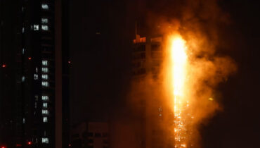 ഇറാൻ്റെ ഡ്രോൺ ആക്രമണത്തിൽ ബഹ്‌റൈനിലെ മനാമയിലുള്ള പാർപ്പിട സമുച്ചയത്തിൽ വൻ തീപിടുത്തം