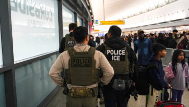 അമേരിക്കൻ യാത്രയ്ക്കിടെ ഇമിഗ്രേഷൻ ഉദ്യോഗസ്ഥർ തടഞ്ഞാൽ എന്തുചെയ്യണം: ജാഗ്രത പാലിക്കാൻ ഇമിഗ്രേഷൻ അറ്റോർണിമാരുടെ നിർദ്ദേശം, ഇക്കാര്യങ്ങൾ പ്രത്യേകം ശ്രദ്ധിച്ചോളൂ