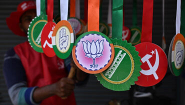 അങ്കത്തട്ടിൽ സ്ഥാനാർത്ഥികൾ; പത്രിക സമർപ്പണം ഇന്ന് 3 മണിവരെ , 18 നാളുകൾക്കപ്പുറം വിധിനിർണ്ണയം; സജ്ജമായി കേരളം