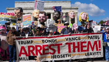 “രാജാവല്ല, സേവകനാകണം” ; അമേരിക്കയിൽ ട്രംപിനെതിരെ ജനസാഗരം, ‘നോ കിംഗ്‌സ്’ പ്രതിഷേധം ഇരമ്പുന്നു