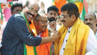 കെ.പി.സി.സി അധ്യക്ഷൻ്റെ സഹോദരൻ ബി.ജെ.പിയിലേക്ക്; സദാനന്ദ ഷെട്ട് താനേവാദ് എം.പിയിൽ നിന്നും അംഗത്വം സ്വീകരിച്ചു