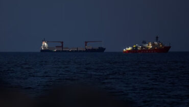 യുഎഇയിലെ റാസൽ ഖൈമ തീരത്തിന് സമീപം കണ്ടെയ്നർ കപ്പലിന് നേരെ ആക്രമണം, ജീവനക്കാർ സുരക്ഷിതർ, കപ്പലുകൾ അതീവ ജാഗ്രത പാലിക്കാൻ നിർദേശം