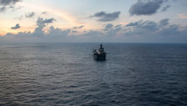 ഇറാൻ അതിർത്തിയിൽ യുഎസ് യുദ്ധസന്നാഹം; ഇന്ത്യൻ മഹാസമുദ്രത്തിൽ പടക്കപ്പലുകൾ നിലയുറപ്പിച്ചു