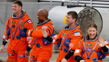 സൂര്യഗ്രഹണം ദർശിച്ച് ആർട്ടെമിസ് II ദൗത്യസംഘം; ചരിത്ര നിമിഷങ്ങൾ ക്യാമറയിൽ പകർത്താൻ നാസ