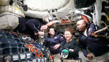 പുതിയ നാഴികക്കല്ല് പിന്നിട്ട് ആർട്ടിമിസ് 2 ദൗത്യം; ഭൂമിയിൽ നിന്ന് ഏറ്റവും കൂടുതൽ ദൂരം സഞ്ചരിച്ച മനുഷ്യർ ഇവരാണ്