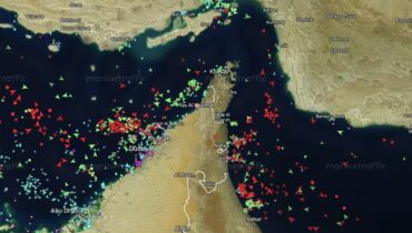 ഹോർമുസ് കടലിടുക്കിൽ ഗതാഗതം ഭാഗികം; വെടിനിർത്തൽ ലംഘിക്കപ്പെട്ടതായി ഇറാൻ, കപ്പലുകൾ തുറന്നുവിടണമെന്ന് യുഎഇ