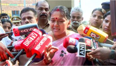 വോട്ടിന് നോട്ട് ആരോപണം കത്തുന്നു, ശോഭാ സുരേന്ദ്രന്‍റെ മൊഴിയെടുത്ത് തിരഞ്ഞെടുപ്പ് കമ്മീഷൻ; ആർഡിഒ ഓഫീസിലെത്തി മൊഴി നൽകി