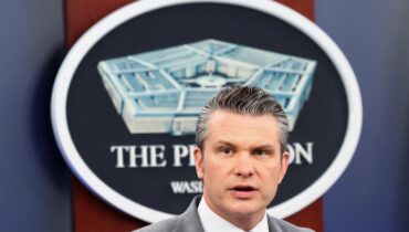 സമയം കളയാതെ കടലിലിറങ്ങി പ്രവർത്തിക്കൂ, യൂറോപ്യൻ രാജ്യങ്ങൾക്കെതിരെ ആഞ്ഞടിച്ച് അമേരിക്കൻ പ്രതിരോധ സെക്രട്ടറി; ‘ഹോർമുസ് കടലിടുക്കിലെ സുരക്ഷ യൂറോപ്പിന്റെ ബാധ്യത