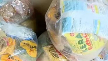 വോട്ടിന് കിറ്റ്; തൃശൂര്‍ വാടാനപ്പള്ളിയില്‍ ബിജെപി പ്രവര്‍ത്തകര്‍ കിറ്റ് വിതരണം ചെയ്‌തെന്ന് പരാതി; സൂപ്പർ മാർക്കറ്റ് ഉടമ കസ്റ്റഡിയില്‍