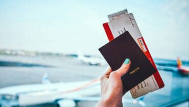 വോട്ട് ചെയ്യാൻ കേരളത്തിലേക്കുള്ള വിമാന ടിക്കറ്റുകൾക്കായി 2.3 ലക്ഷം രൂപ വരെ യുഎഇയിലെ പ്രവാസികൾ ചെലവഴിക്കുന്നതായി റിപ്പോർട്ട്