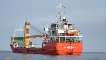 അമേരിക്ക – ഇറാൻ സംഘർഷം കനക്കുന്നു ?; ഇറാനെ പൂട്ടാൻ ഹോർമുസ് കടലിടുക്കിൽ വൻ യുദ്ധക്കപ്പൽ വിന്യാസവുമായി ട്രംപ്