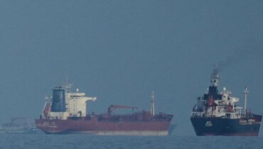 ട്രംപിൻ്റെ നാവിക ഉപരോധം വകവയ്ക്കാതെ  ഹോർമുസ് കടന്ന് ചൈനീസ് ടാങ്കർ