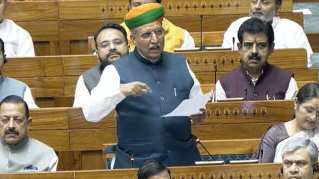 വനിതാ സംവരണ ബിൽ അവതരിപ്പിച്ച് അർജുൻ രാം മേഘ്‌വാൾ; മോദി സർക്കാർ പ്രവർത്തിക്കുന്നത് സ്ത്രീകളുടെ അവകാശങ്ങൾക്ക് വേണ്ടി