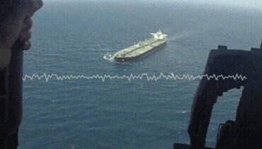 ട്രംപിൻ്റെ ഉപരോധം; ഇറാൻ തുറമുഖങ്ങൾക്കെതിരായ ഉപരോധം കടുപ്പിച്ചു, കപ്പൽ തിരിച്ചുവിടുന്ന ദൃശ്യങ്ങൾ പുറത്ത്