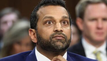 ലോഗിൻ ചെയ്യാൻ പറ്റിയില്ല; ജോലി പോയെന്ന് കരുതി പരിഭ്രാന്തനായി കാഷ് പട്ടേൽ, എഫ്ബിഐ നേതൃസ്ഥാനം തെറിക്കുമോയെന്ന പേടിയെന്ന് റിപ്പോർട്ട്