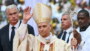 അമേരിക്കയും ഇറാനും സമാധാന ചർച്ചകളിലേക്ക് മടങ്ങിവരണമെന്ന് ആഹ്വാനം ചെയ്ത് മാർപാപ്പ