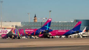 പശ്ചിമേഷ്യൻ സംഘർഷം; വിമാന ടിക്കറ്റ് നിരക്കുകൾ വർധിച്ചേക്കാമെന്ന മുന്നറിയിപ്പുമായി സ്പെയിൻ ടൂറിസം മന്ത്രി