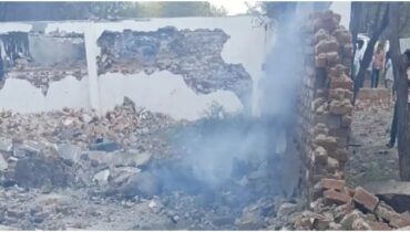 ‘വനജ ഫയർ വർക്സ്’ പടക്ക നിർമാണ ശാലയിൽ വൻ സ്ഫോടനം, 21 മരണം; കണ്ണീരണിഞ്ഞ് വിരുദുനഗർ, അനുശോചനവുമായി രാഷ്ട്രപതിയടക്കമുള്ളവർ