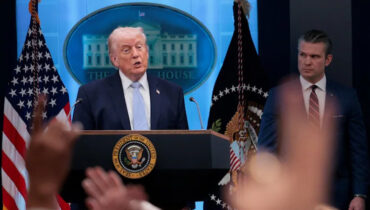 ഇറാനിലെ അമേരിക്കൻ രക്ഷാദൗത്യം ചോർത്തി; ചാരനെ പിടിക്കാൻ ട്രംപ്, മാധ്യമപ്രവർത്തകർ ഉറവിടം വെളിപ്പെടുത്തണമെന്ന് നിർദ്ദേശം, ഇല്ലെങ്കിൽ ജയിൽ