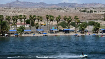 തൊപ്പി എടുക്കാൻ നദിയിൽ ചാടി;  യുവാവ് കൊളറാഡോ നദിയിൽ മുങ്ങിമരിച്ചു