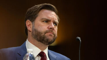 ഇറാൻ ഉപരോധം നീങ്ങിയേക്കും; നയതന്ത്ര ചർച്ചകളിൽ ആത്മവിശ്വാസം പ്രകടിപ്പിച്ച് വാൻസ്, ലക്ഷ്യം ‘ട്രംപിയൻ ഗ്രാൻഡ് ബാർഗെയ്ൻ’