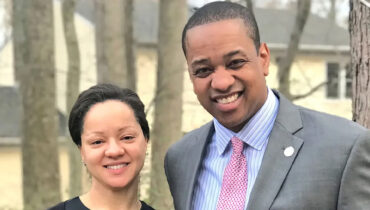 വിവാഹമോചന നടപടികൾക്കിടെ വിർജീനിയ മുൻ ഡെപ്യൂട്ടി ഗവർണർ ഭാര്യയെ വെടിവെച്ചുകൊന്ന് ആത്മഹത്യ ചെയ്തു, ദാരുണ സംഭവം മക്കൾ വീട്ടിലുള്ളപ്പോൾ