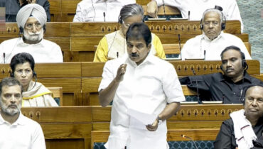 വനിതാ സംവരണ ബിൽ അവതരിപ്പിക്കാന് വോട്ടെടുപ്പിൽ അനുമതി, പാർലമെൻ്റിൻ്റെ പ്രത്യേക സമ്മേളനത്തിൽ എതിർപ്പ് ശക്തമാക്കി പ്രതിപക്ഷം