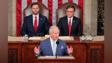 “ഒരാളുടെ ഇഷ്ടപ്രകാരമല്ല, മറിച്ച് പലരുടെ ആലോചനകളിലൂടെയും വോട്ടുകളിലൂടെയുമാണ് ജനാധിപത്യം പ്രവർത്തിക്കുന്നത്, നമ്മൾ ഒന്നായി നീങ്ങണം…” അമേരിക്കൻ കോൺഗ്രസിനെ അഭിസംബോധന ചെയ്ത് ബ്രിട്ടീഷ് രാജാവ്