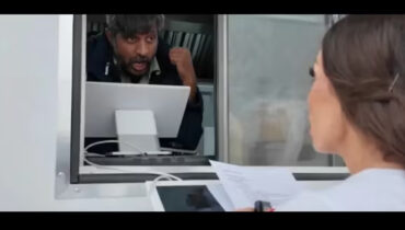 “എനിക്ക് എൻ്റെ നിയമങ്ങൾ അറിയാം”: ടെക്സസിൽ ഇന്ത്യൻ ടെക്കിയും മാധ്യമപ്രവർത്തകയും തമ്മിൽ നടുറോഡിൽ തർക്കം; വീഡിയോ വൈറൽ