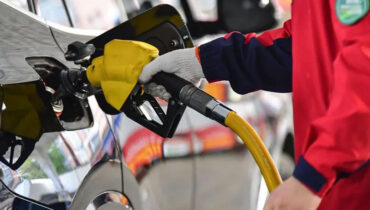 യുഎസ്-ഇറാൻ വെടിനിർത്തൽ: എണ്ണവിലയിൽ വൻ ഇടിവ്,  ലോകമെമ്പാടും ഓഹരി വിപണികളിൽ വൻ കുതിപ്പ്