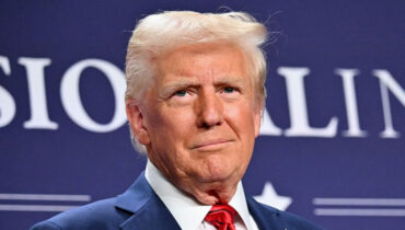 ജോലിക്ക് ഹാജരായില്ലെങ്കിൽ നടപടി; ഫണ്ട് പ്രതിസന്ധിക്കിടയിലും വിട്ടുവീഴ്ചയില്ലാതെ ട്രംപ് ഭരണകൂടം