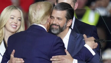 പിതാവ് യുദ്ധഭീഷണി മുഴക്കുന്നു, മകൻ ലാഭമുണ്ടാക്കുന്നു: പ്രവചന വിപണികളിൽ ട്രംപ് ജൂനിയറിന് കോടികളുടെ പന്തയനേട്ടം